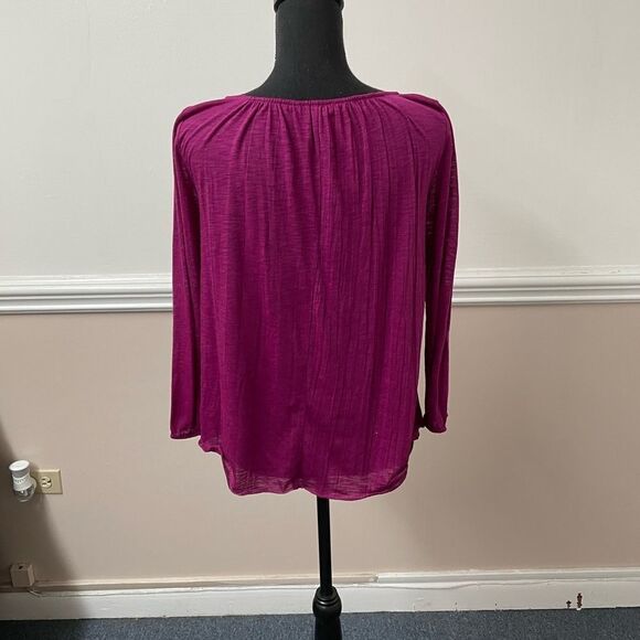 American Eagle Fuchsia Blouse - Picture 2 of 3
